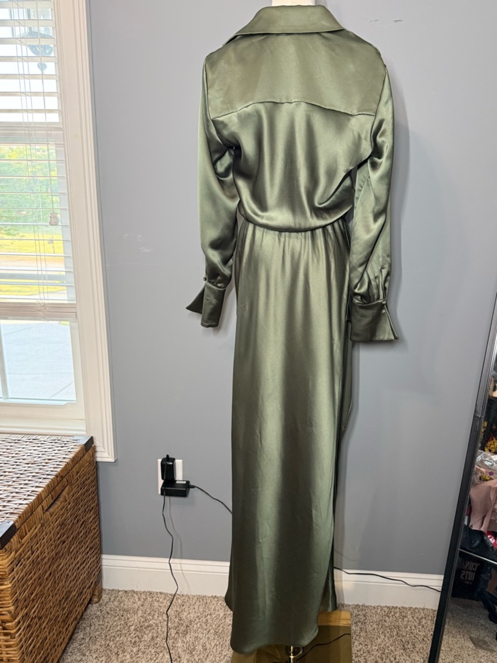 Xscape Olive Green Satin Spread Collar Long Sleeve Gown - NWT - Size 4 - Picture 10 of 14